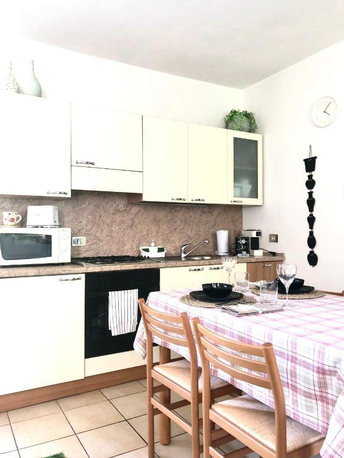 Casa Nonna Elide Leilighet Besozzo Eksteriør bilde